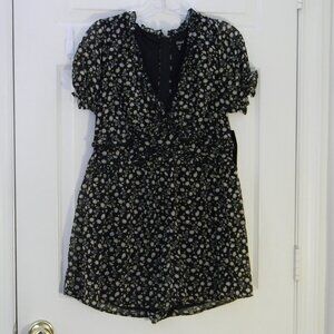 Trixxi Black Ditzy Floral Romper Black Short Set Sz Small NWT Spring Easter